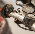 Bild in Galerie-Betrachter laden, X-Grip — Armatur Reparaturkit PRO BREMBO Armatur — Beta, Ducati, GasGas, Husqvarna, KTM, Sherco, Triumph 2014-2026 (55 Modelle)