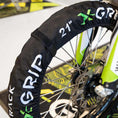 Bild in der Galerie öffnen, X-Grip — Reifenschoner
