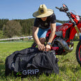 Bild in Galerie-Betrachter laden, X-Grip — Sporttasche
