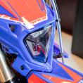 Bild in der Galerie öffnen, X-Grip — Scheinwerfer-Schutzfolie — Beta 2013-2026 (10 Modelle)
